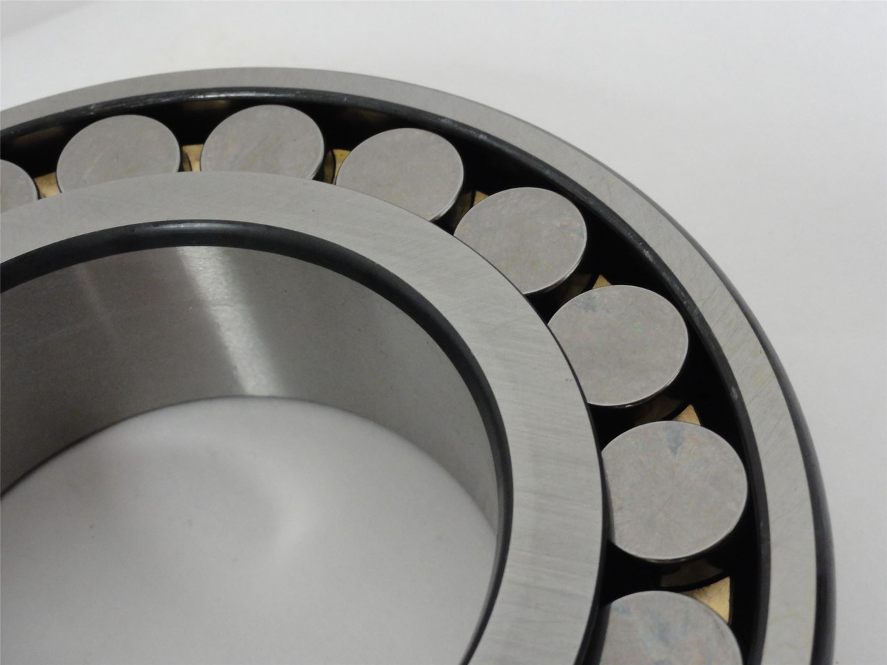 FAG 22213E1AK.M.C3; Roller Bearing 65mm ID 120mm OD 31mmWidth