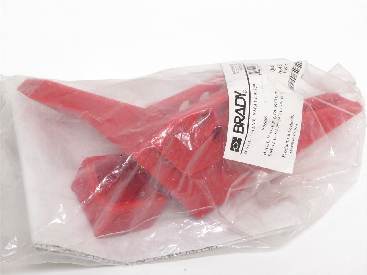 Brady 65666; Ball Valve Lockout; Small 9/32”