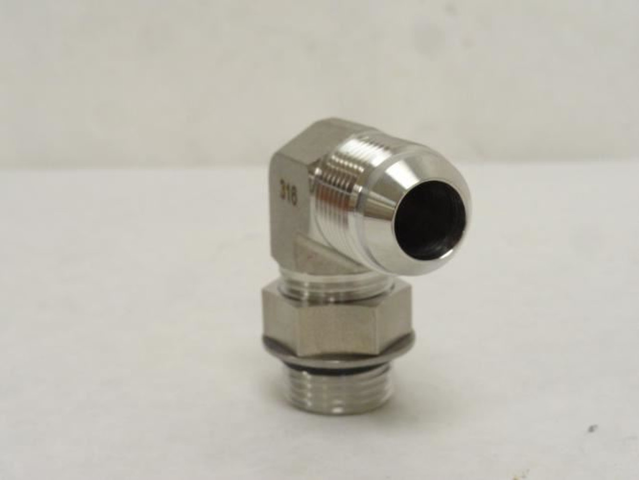 MFG- 10 C5OXO-SS; Hydraulic Elbow SS-316; 90Deg; 5/8 JIC x BOSS MFG- 10 C5OXO-SS; Hydraulic Elbow SS-316; 90Deg; 5/8 JIC x BOSS