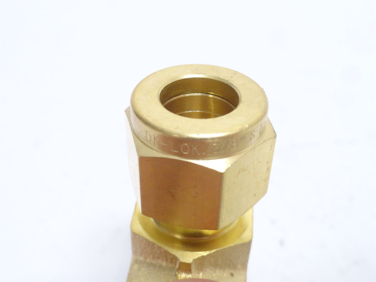 DK-LOK DLM-6-6N-B; Brass Elbow; 90Deg; 3/8NPT x 3/8" Tube