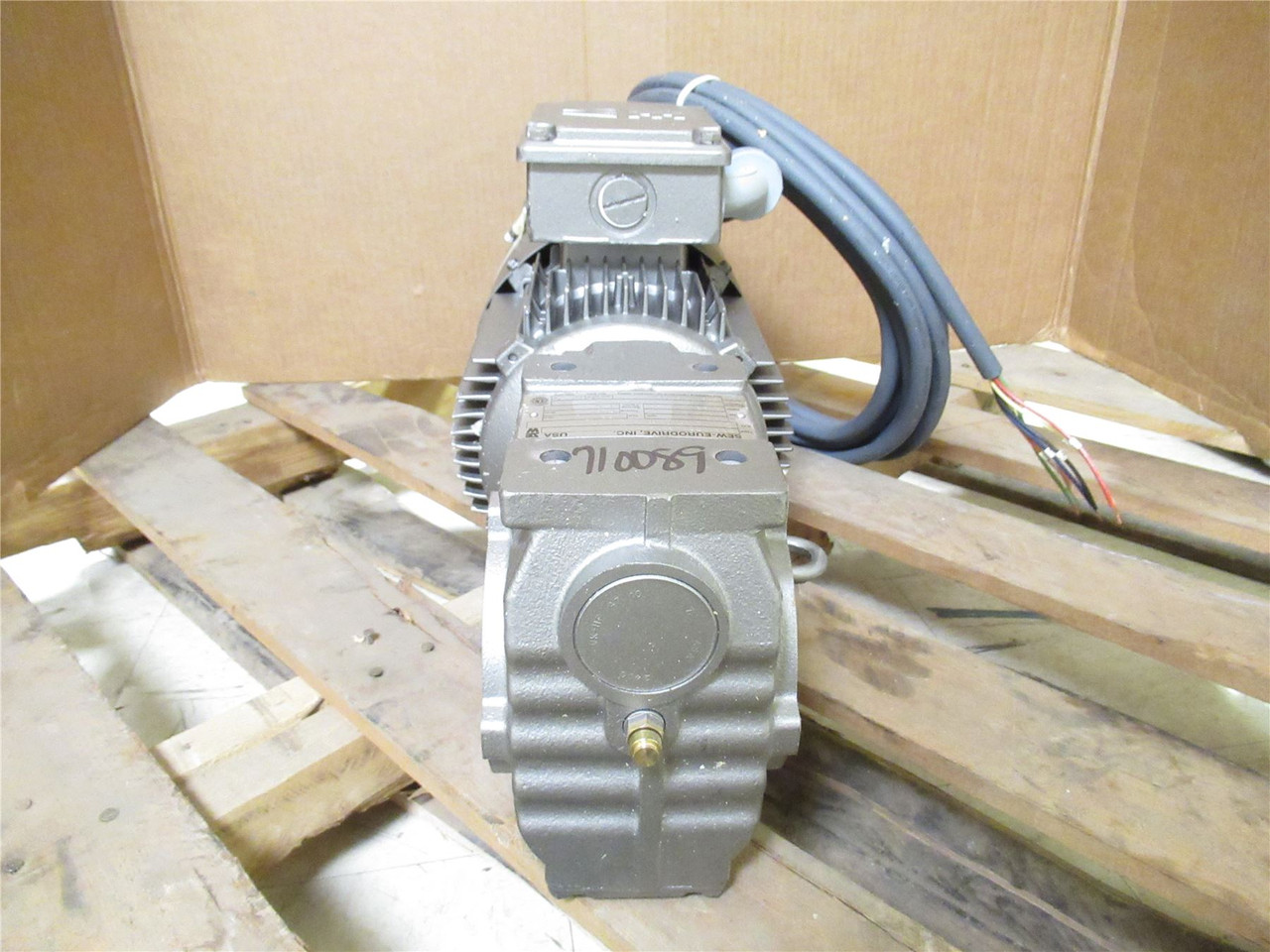 SEW DFT90L4BMC2HRU; AC Gearmotor; 8.64:1 Ratio; 2HP; 200/346V