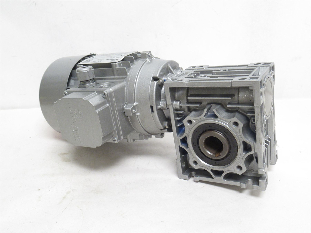 Motovario 6738349-100; AC Gearmotor 15:1 Ratio; 460V; 0.45kW