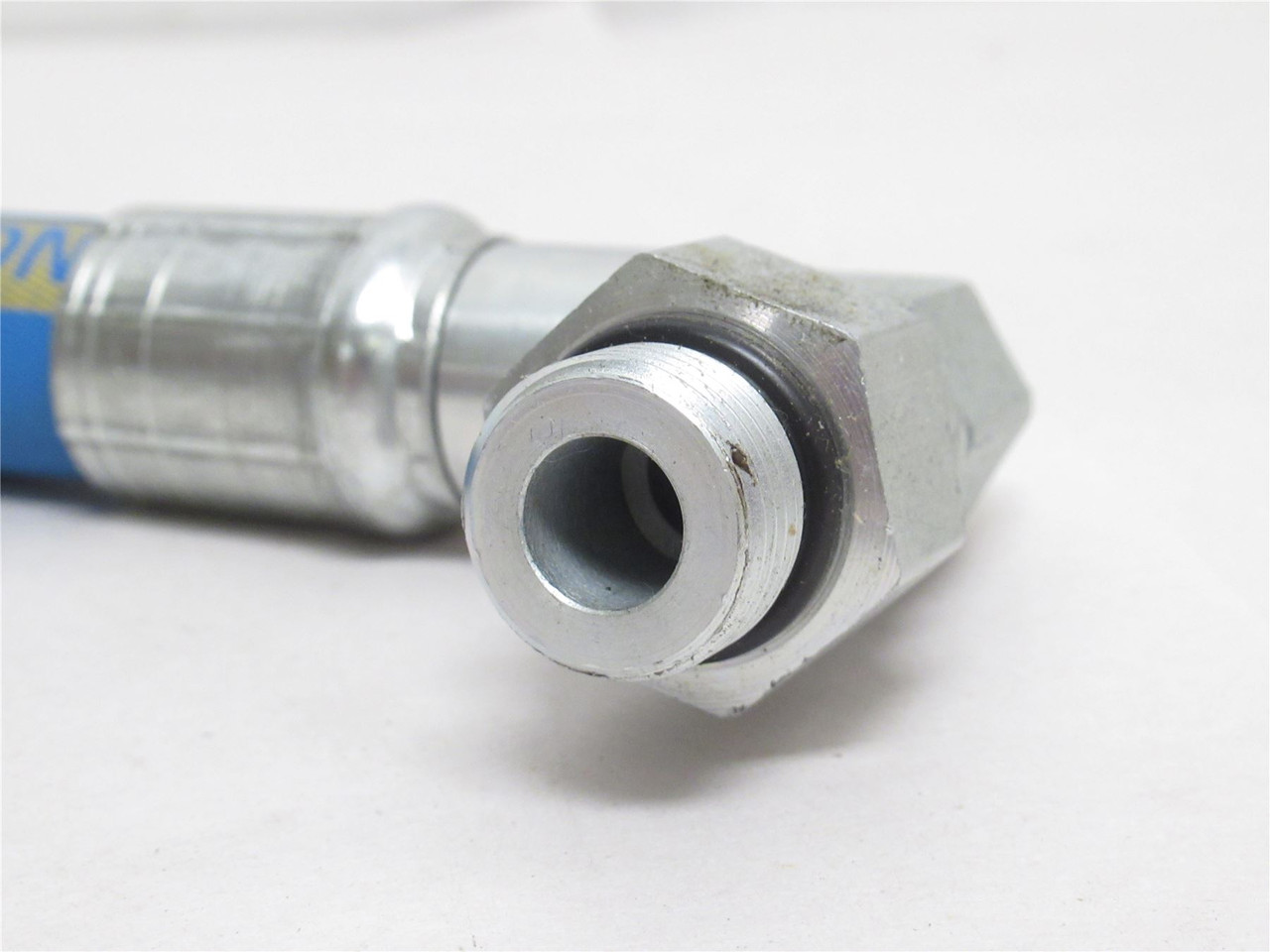 Eaton GH1958608R6824; Hose; 24" Long; 1/2 BOSS; 90Deg x 1/2npt Eaton GH1958608R6824; Hose; 24" Long; 1/2 BOSS; 90Deg x 1/2npt