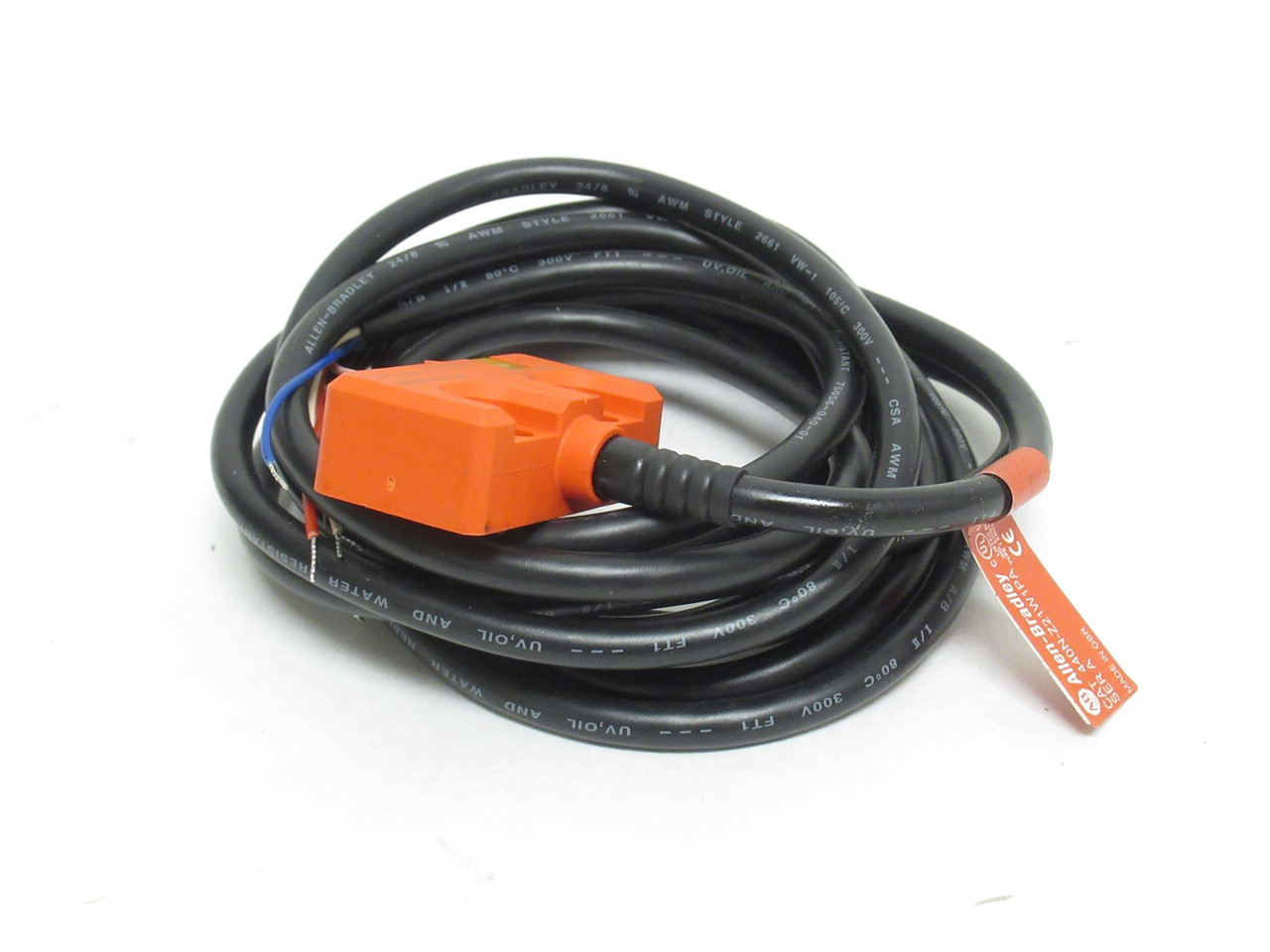 Allen-Bradley 440N-Z21W1PA; Non Contact Switch; 2-NC; 3m Wire