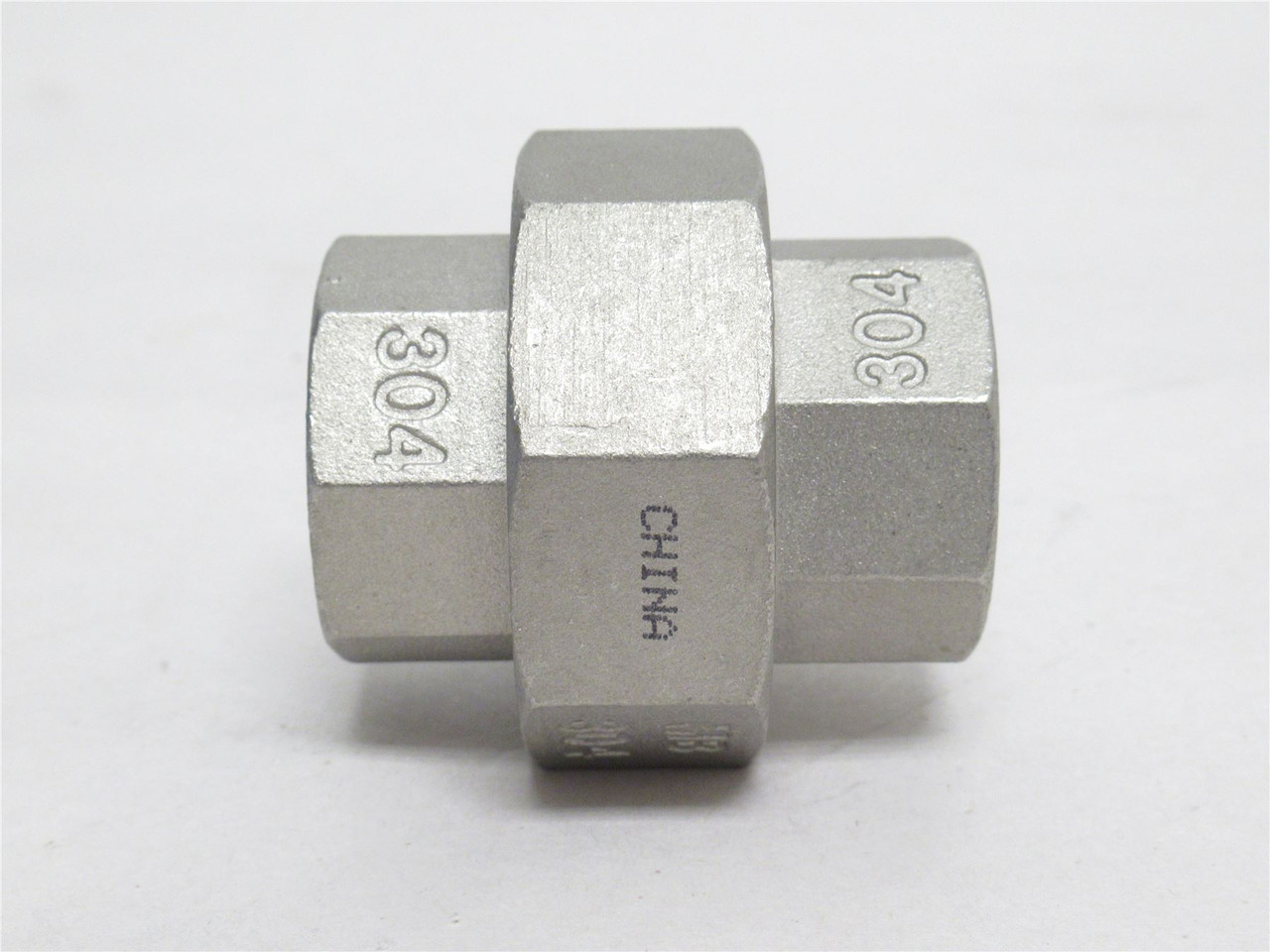 MB 400U111N034; Pipe Union; SS-304; 3/4NPT; Class 150