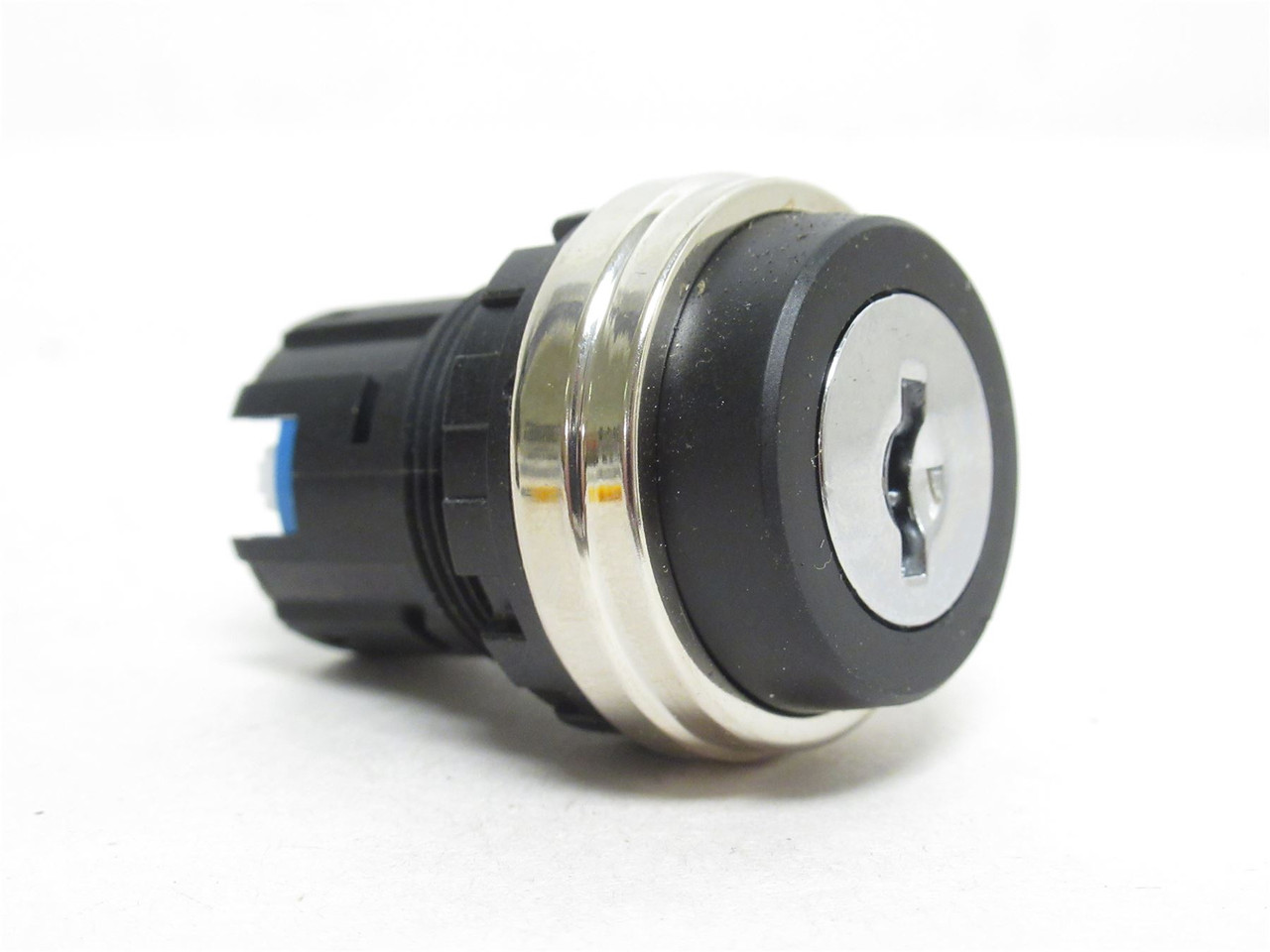 Idec HW4S-2T; Selector Switch Operator 2P; 22.5mm; Maintained