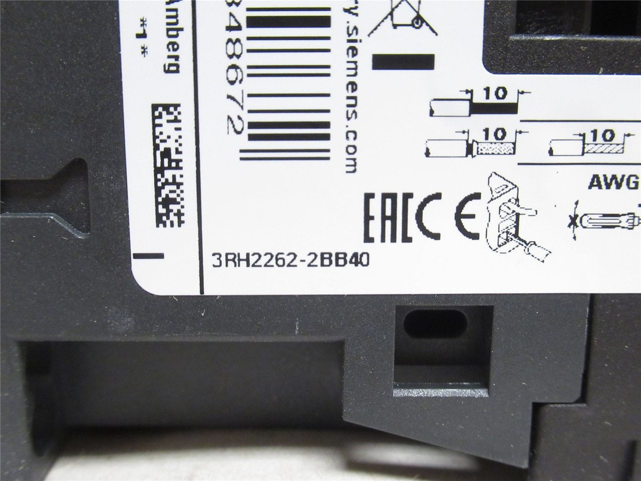 Siemens 3RH2262-2BB40; Control Relay; 6A; 230VAC; Coil: 24VDC