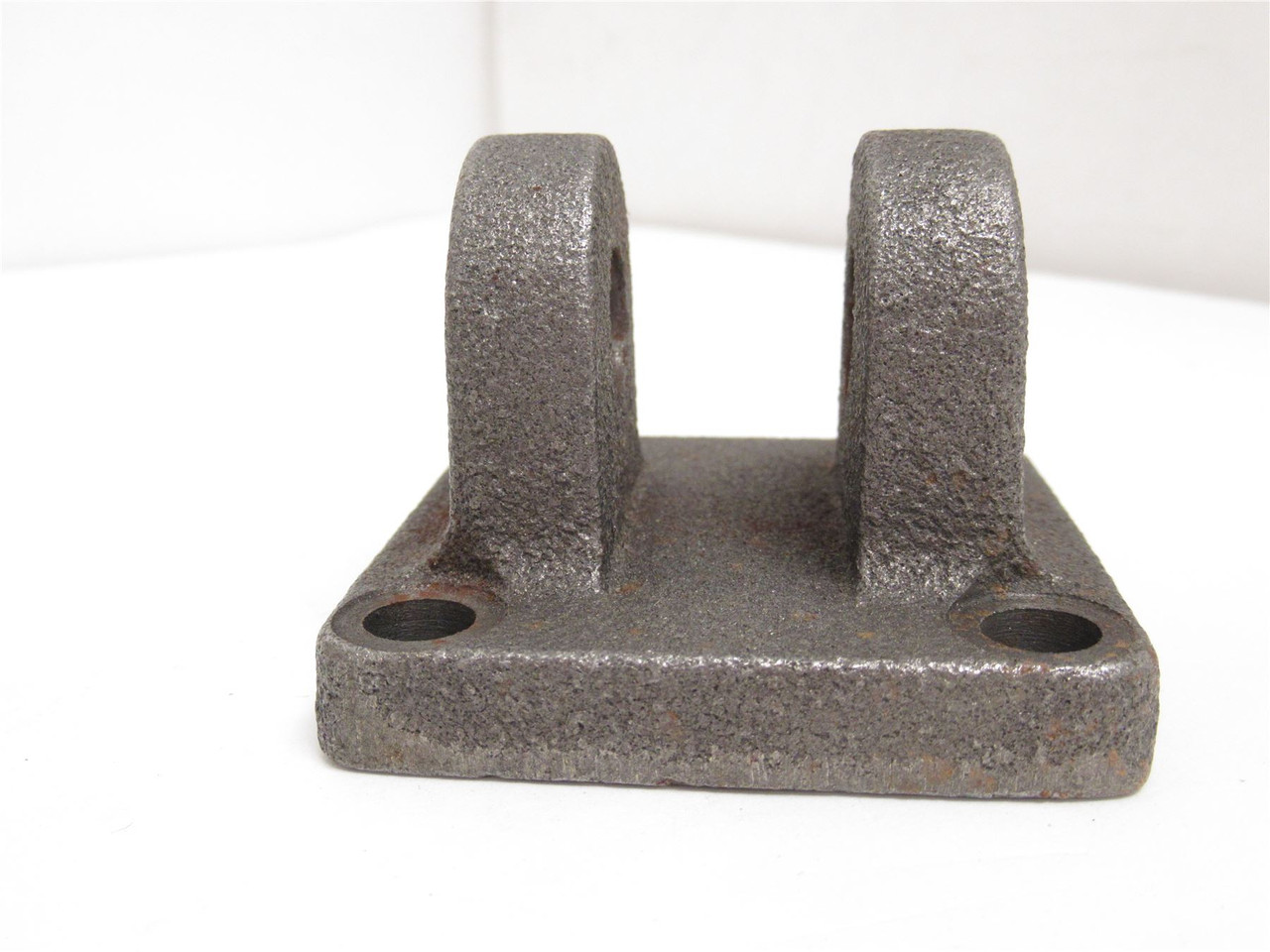 Ingersoll Rand 118697-G; Iron Clevis Cylinder Mount; Size: 2