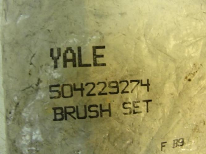 Yale 504229274; Brush Set