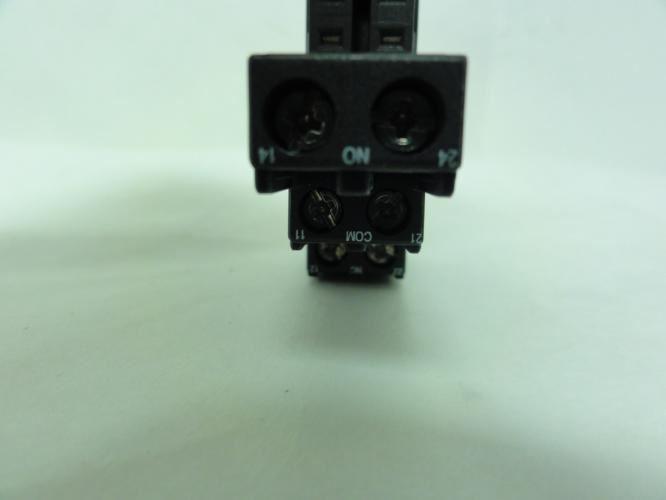 Schrack RT78626; Relay Socket; 12A; 300V; 8 Position