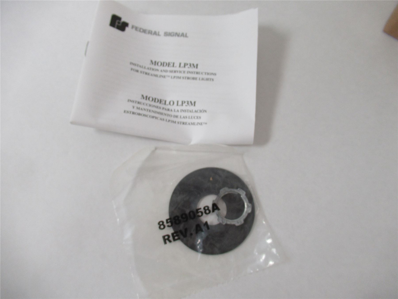 Federal Signals Corp LP3M-120A; Strobe Light 12-48VDC 120VAC