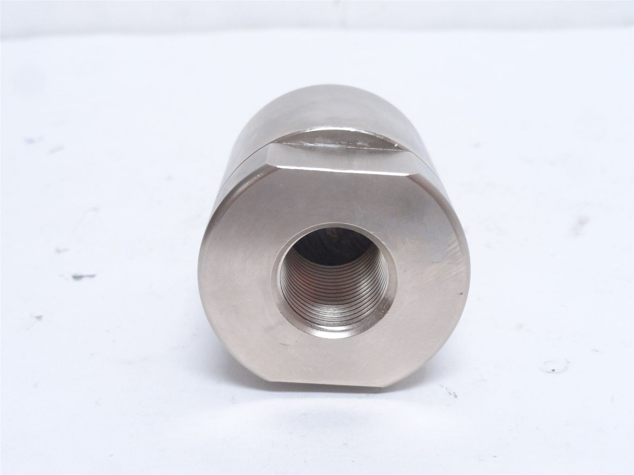 RA Jones 750157000; F/K Pak Coupler; 3/4-16 Female Threads RA Jones 750157000; F/K Pak Coupler; 3/4-16 Female Threads