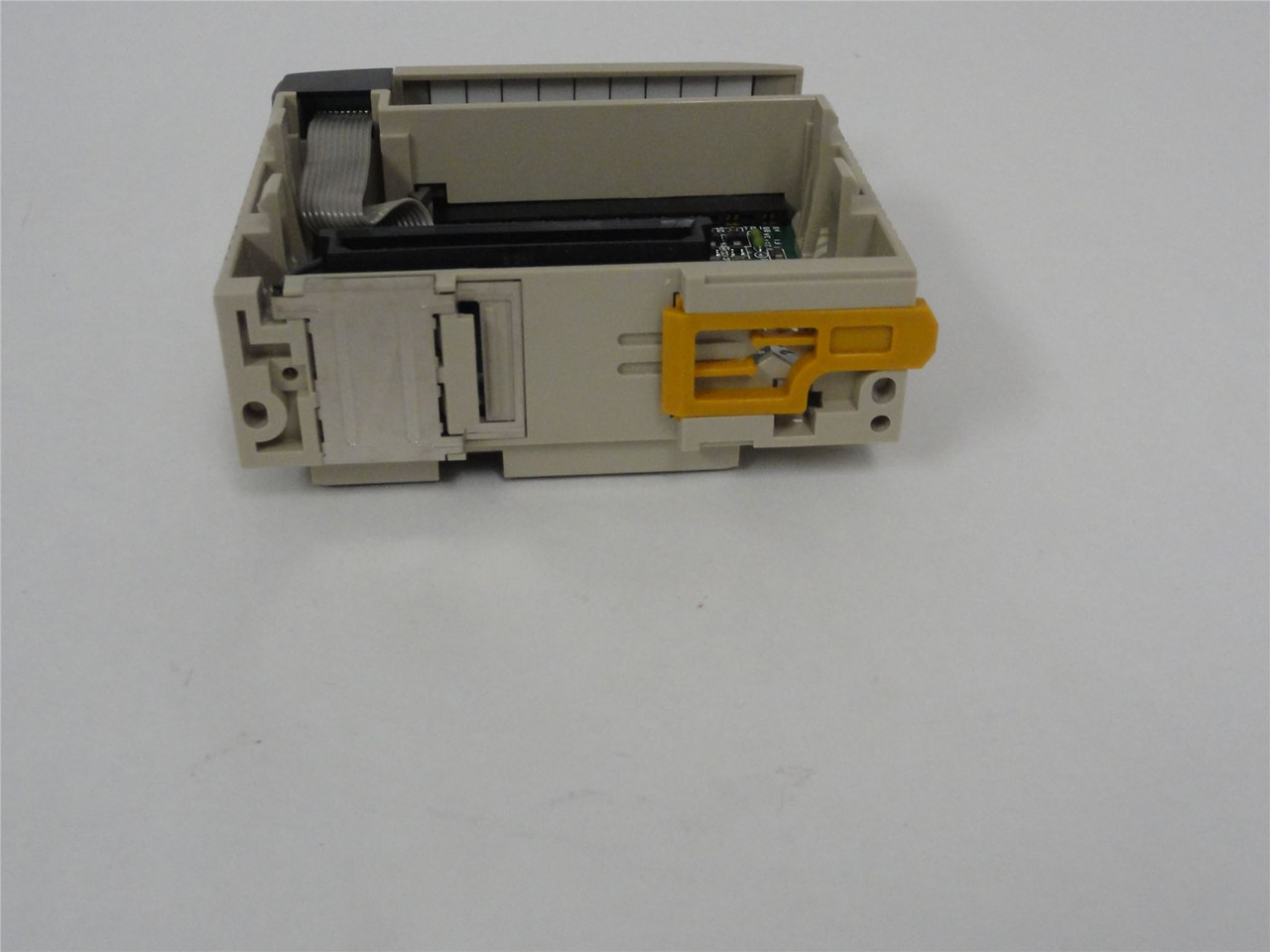 Omron CQM1-OD214; Output Module-16 points; 0.3-4.8 Amp