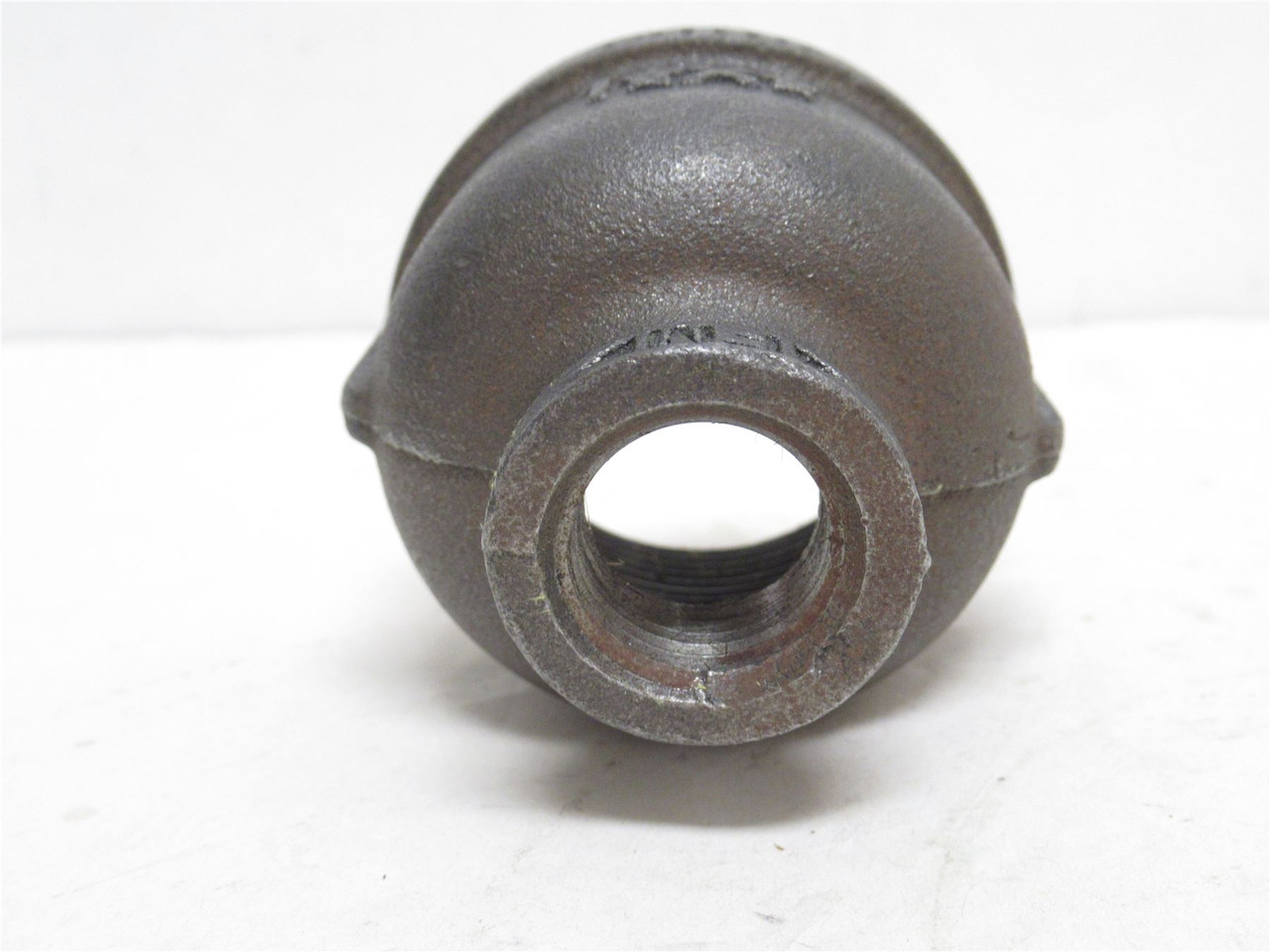 Industry-Std 5P575; Concentric Reducer Coupler; 1-1/2 x 1/2NPT