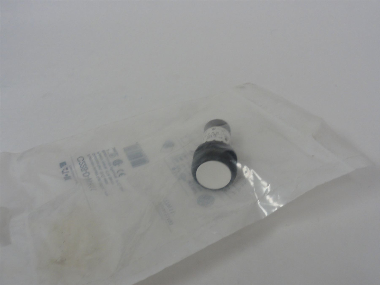 Eaton C22S-D-W-K11; Pushbutton- 22 mm