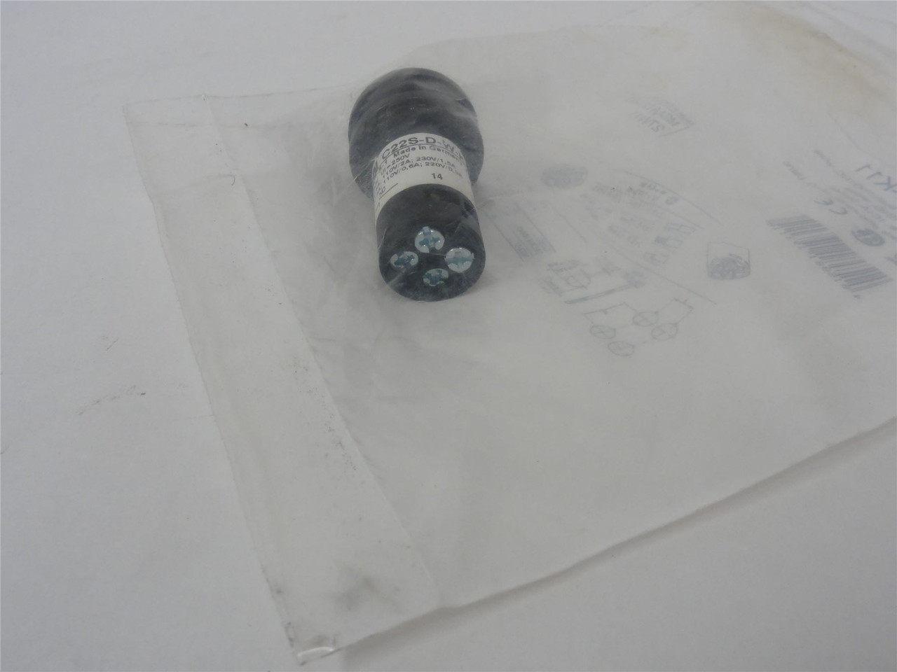 Eaton C22S-D-W-K11; Pushbutton- 22 mm