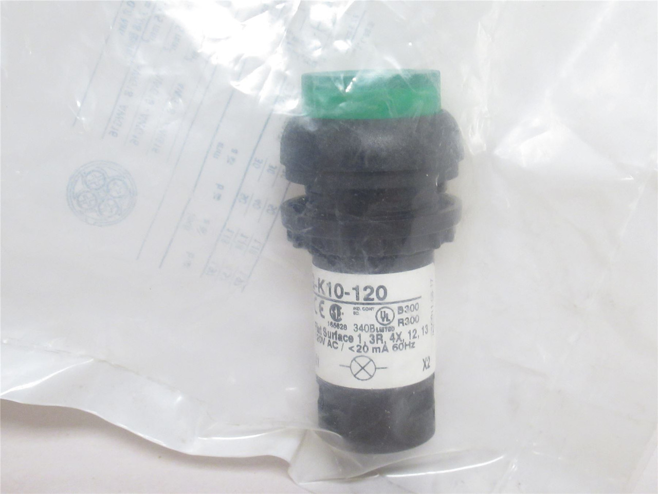 Eaton C22S-DLH-G-K10-120; Push-Button Switch; SPST-NO; Green