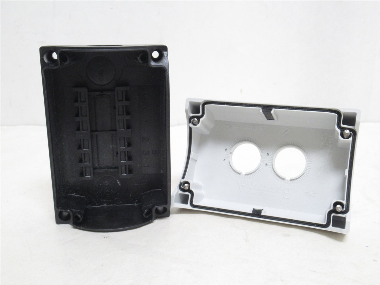 Eaton M22-I2-PG; Surface Mount Push Button Enclosure