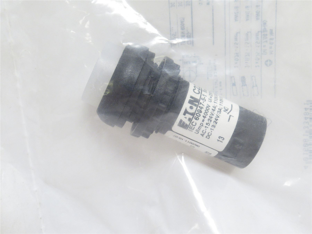 Eaton C22S-DLH-W-K10-230; Illuminated White Push-Button; 230V