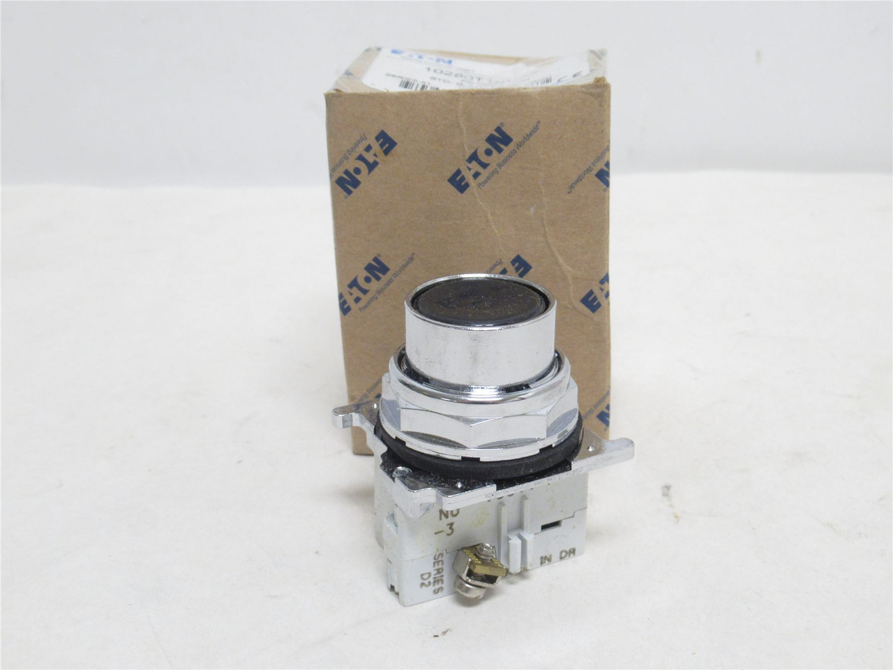 Eaton 10250T101-53; Push-Button Operator; Momentary; Black