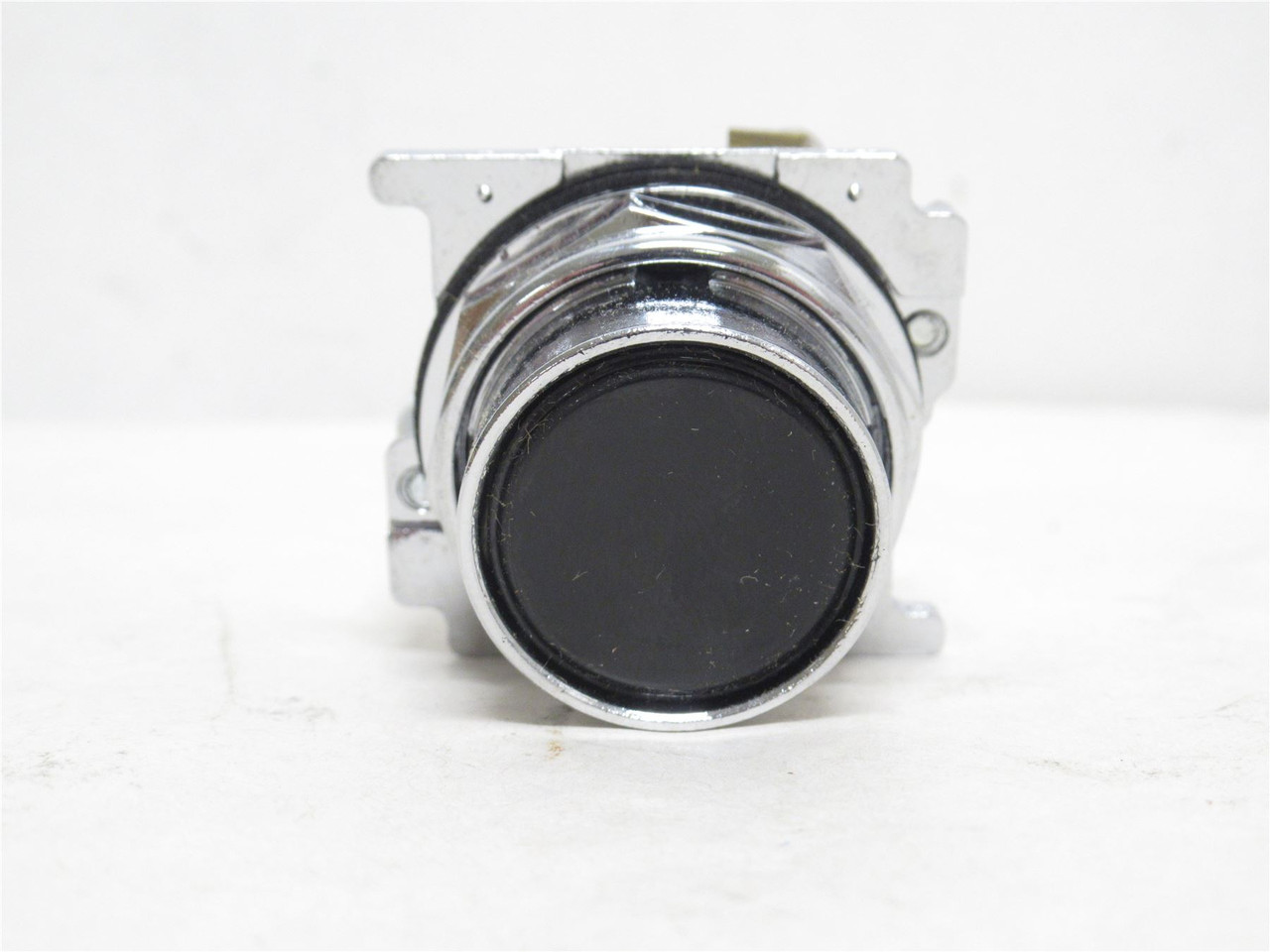 Eaton 10250T101-53; Push-Button Operator; Momentary; Black