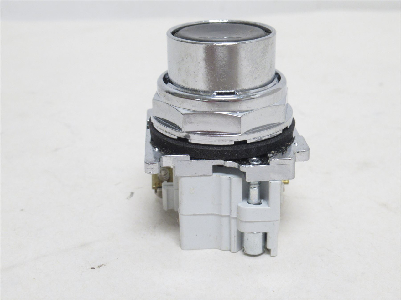 Eaton 10250T101-53; Push-Button Operator; Momentary; Black