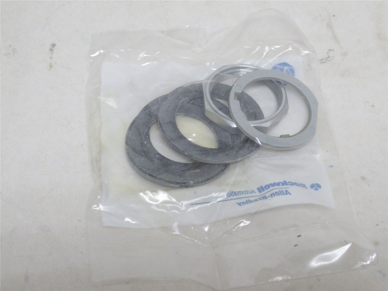 Allen-Bradley 800T-Q10G; Pilot Light; 120VAC; Green; 30.5mm