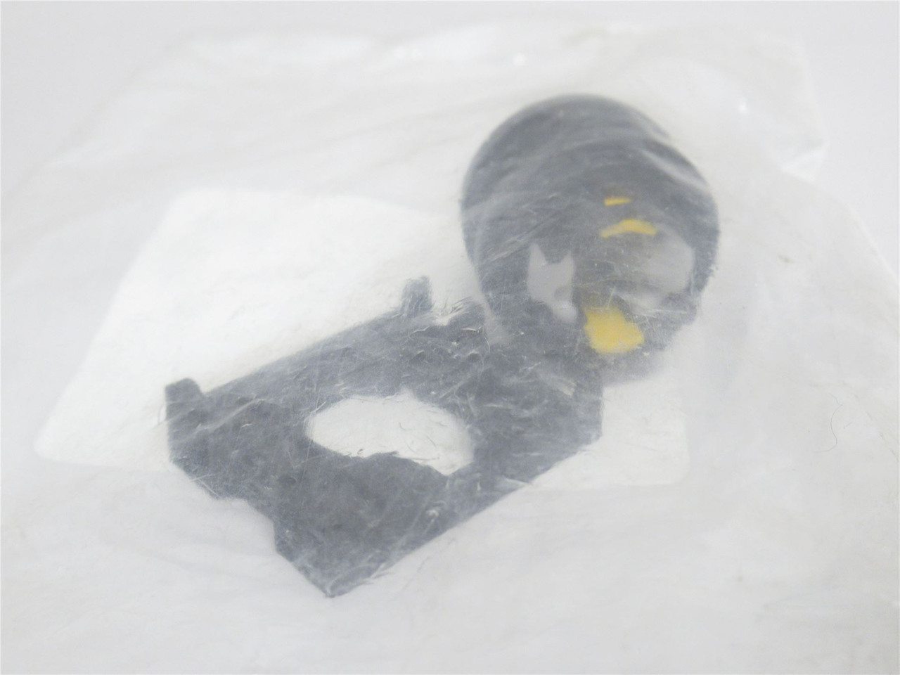 Eaton M22S-WLK3-G; Selector Switch Operator; Green; Momentary