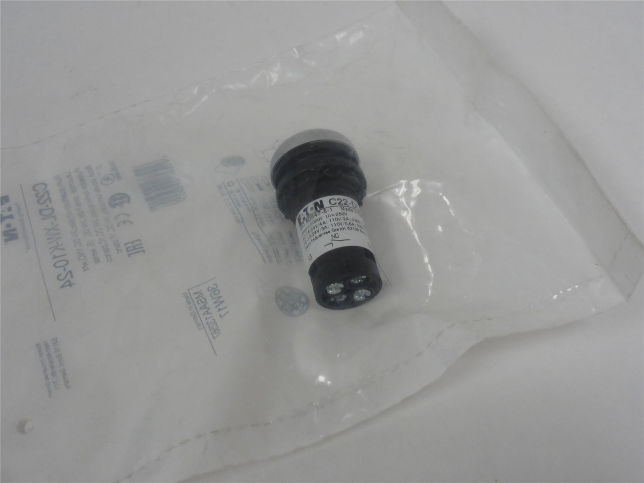 Eaton C22S-DRL-XG-K10-24; Compact Pushbutton-Illuminated