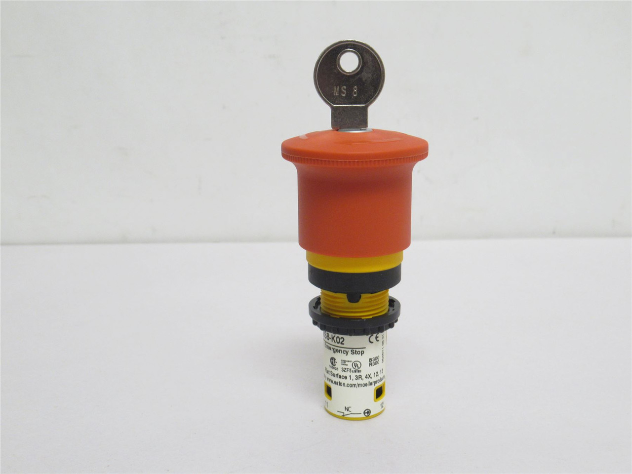 Eaton C22-PVS45P-MS8-K02; Non-Illuminated E-Stop Switch; Red