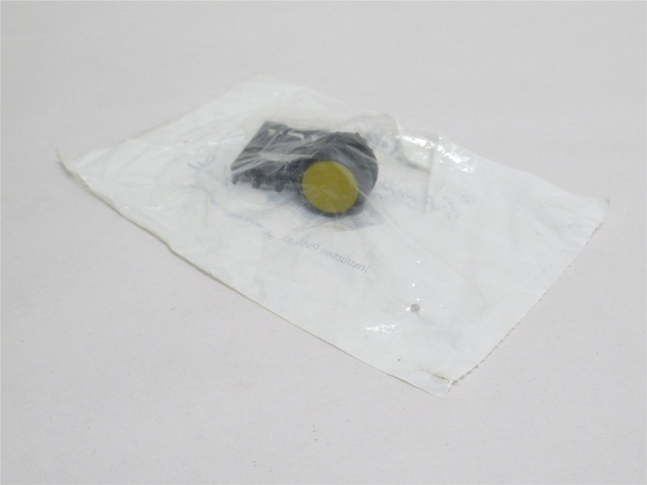 Eaton M22S-DL-Y; Pushbutton Actuator; Yellow; Illuminated