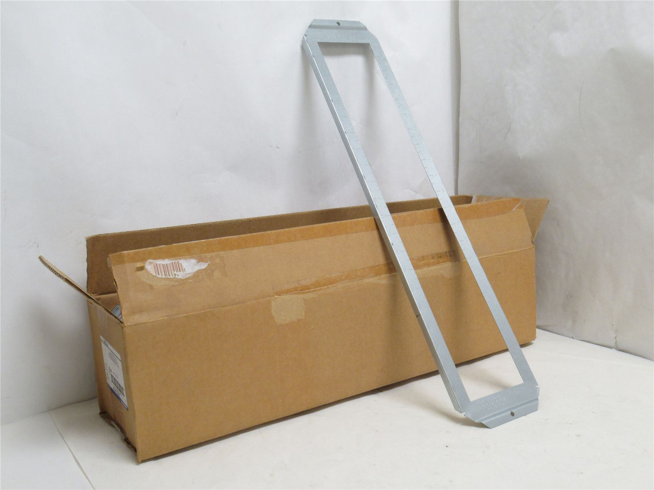 T&B SB024; Box-25; Between Stud Bracket; 16" Spacing