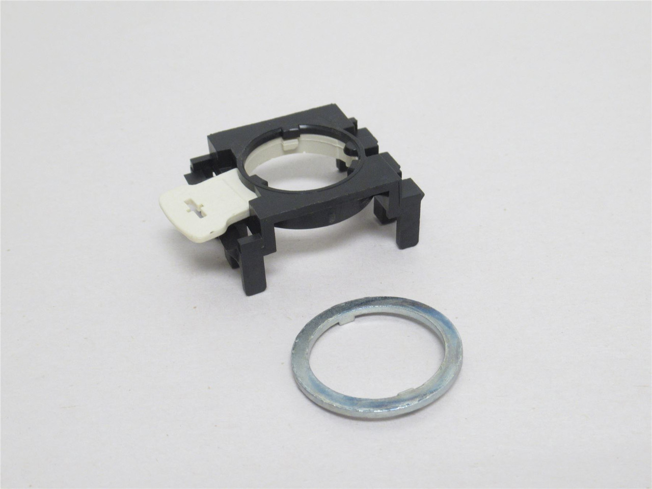 Eaton E22WF2; Illuminated Selector Switch; Red; 2-Position