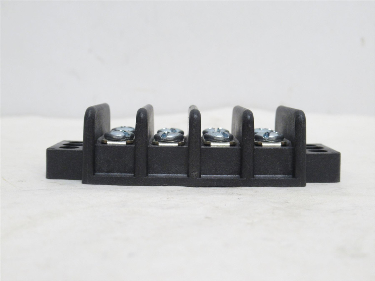 Magnum TB3; Terminal Strip 15A; 4P; 14AWG
