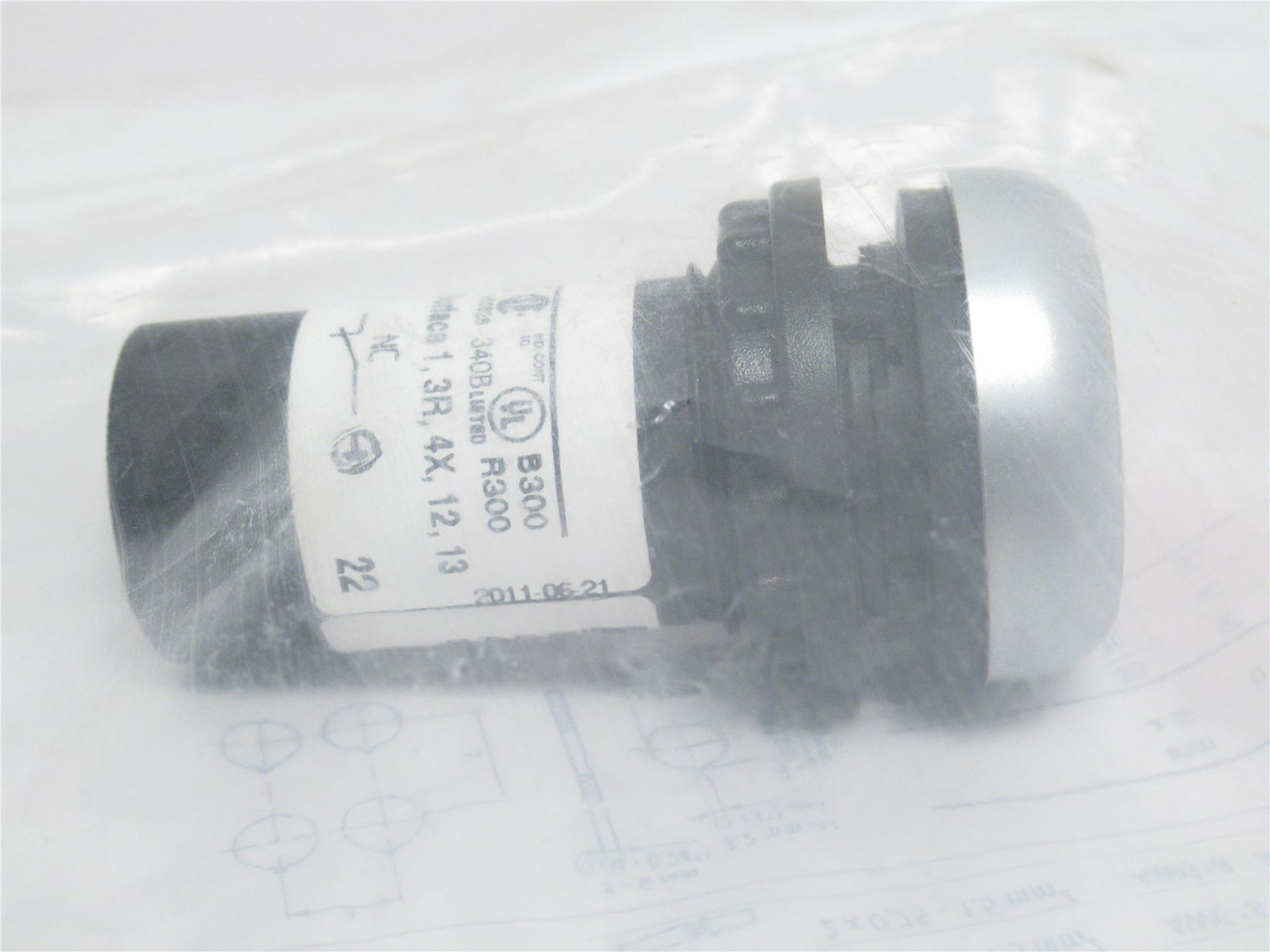 Eaton C22-D-R-K02; Momentary Push Button; 110/230VAC; 22.5mm