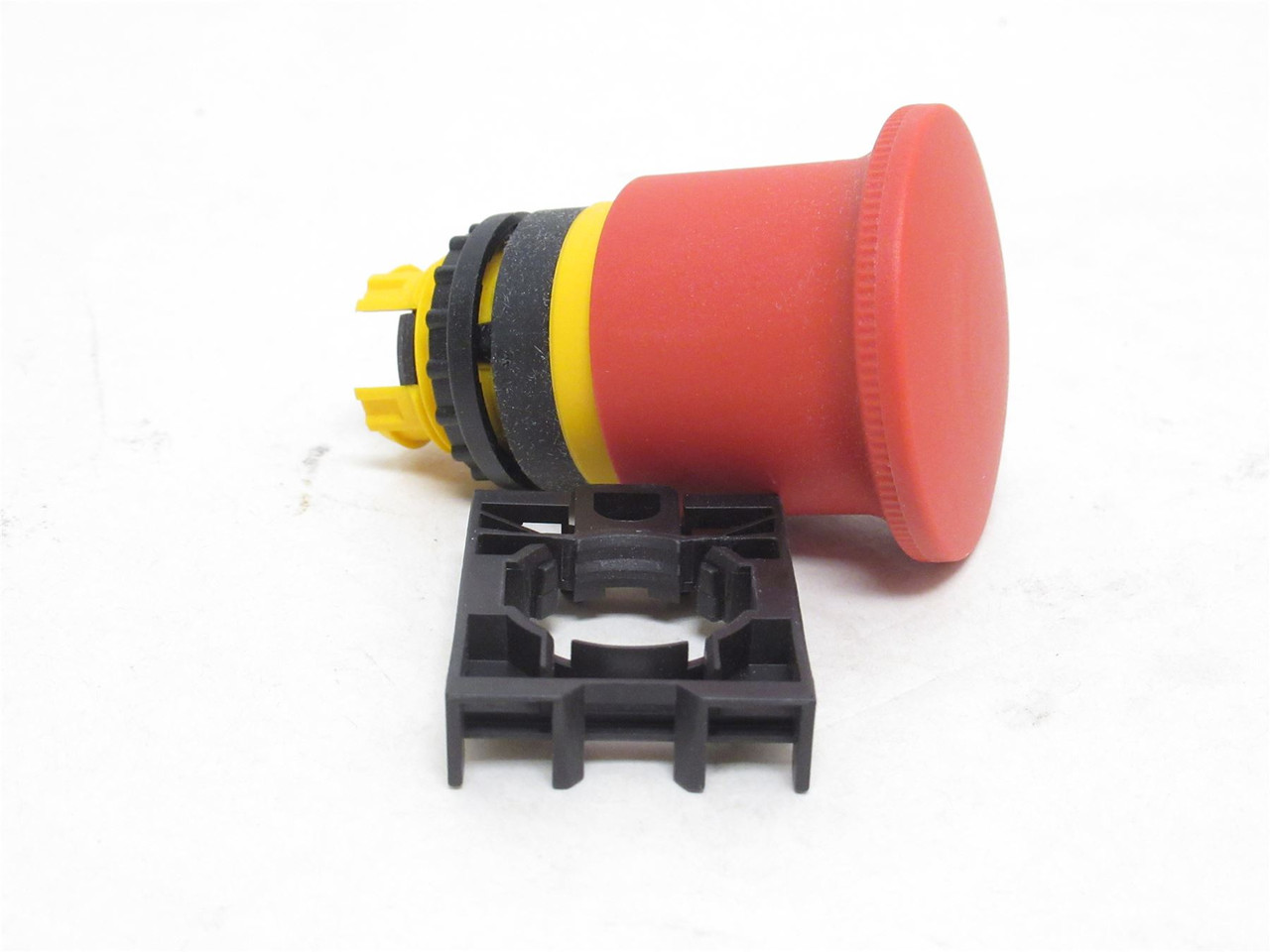 Eaton M22-PV45P; E/Stop Switching Off Push-Button; Palm Tree