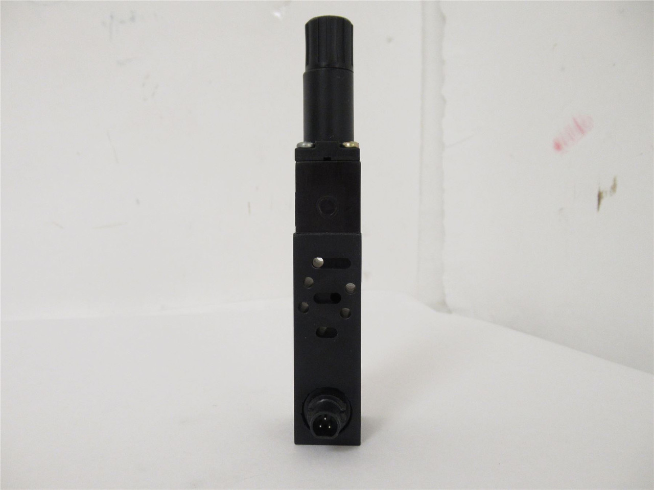 MAC PR45A-AA0A; Plug-In Pressure Regulator