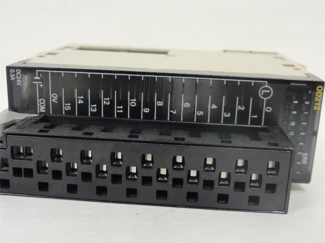 Omron CJ1W-OD212; Digital Output Unit; 24VDC; 0.5A
