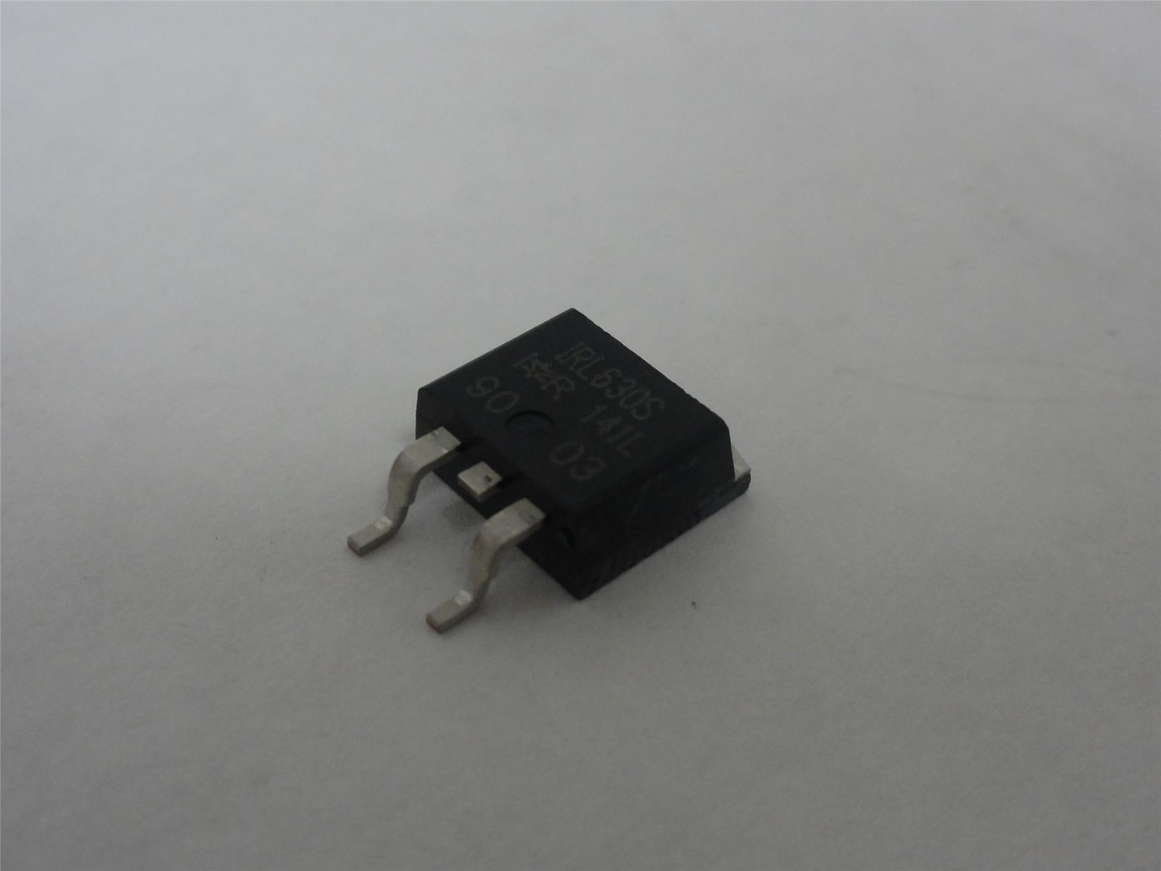 Vishay IRL630S; Lot-21 MOSFETs; N-Channel; 200V; 9A