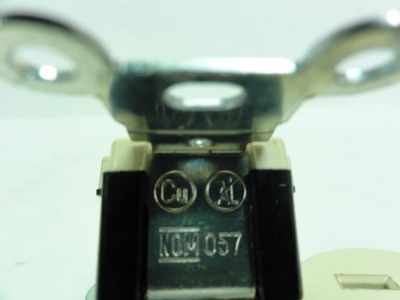 Leviton NOM057; Lot-3 Receptacles; 15A; 125V