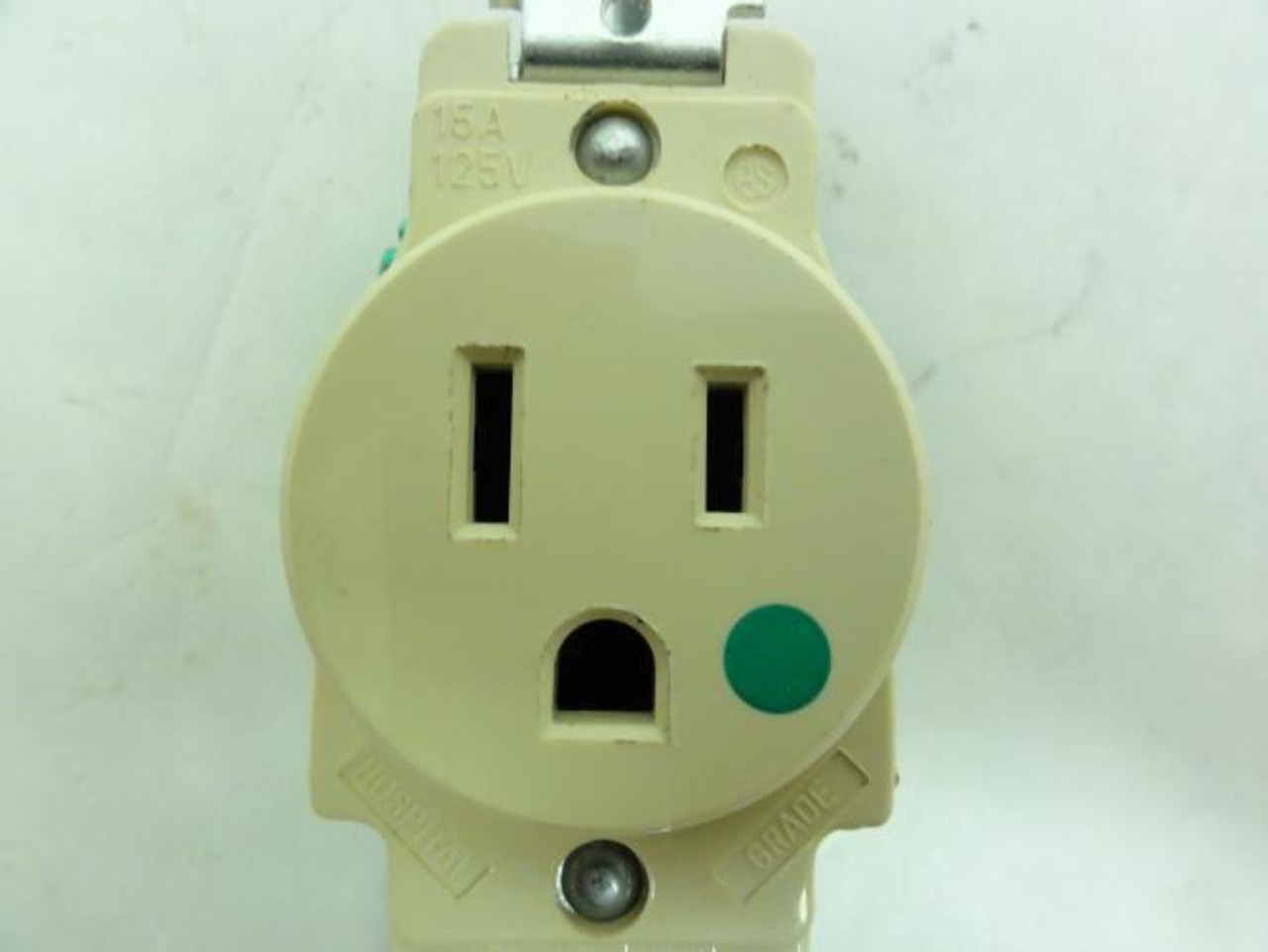 Leviton NOM057; Lot-3 Receptacles; 15A; 125V