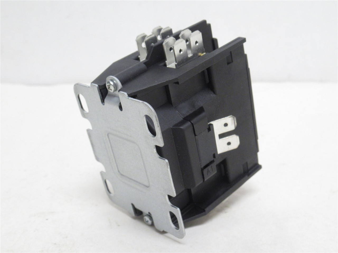 Eaton C25BNB230A; Contactor 30A; 2P; 600VAC; Coil: 110/120VAC Eaton C25BNB230A; Contactor 30A; 2P; 600VAC; Coil: 110/120VAC