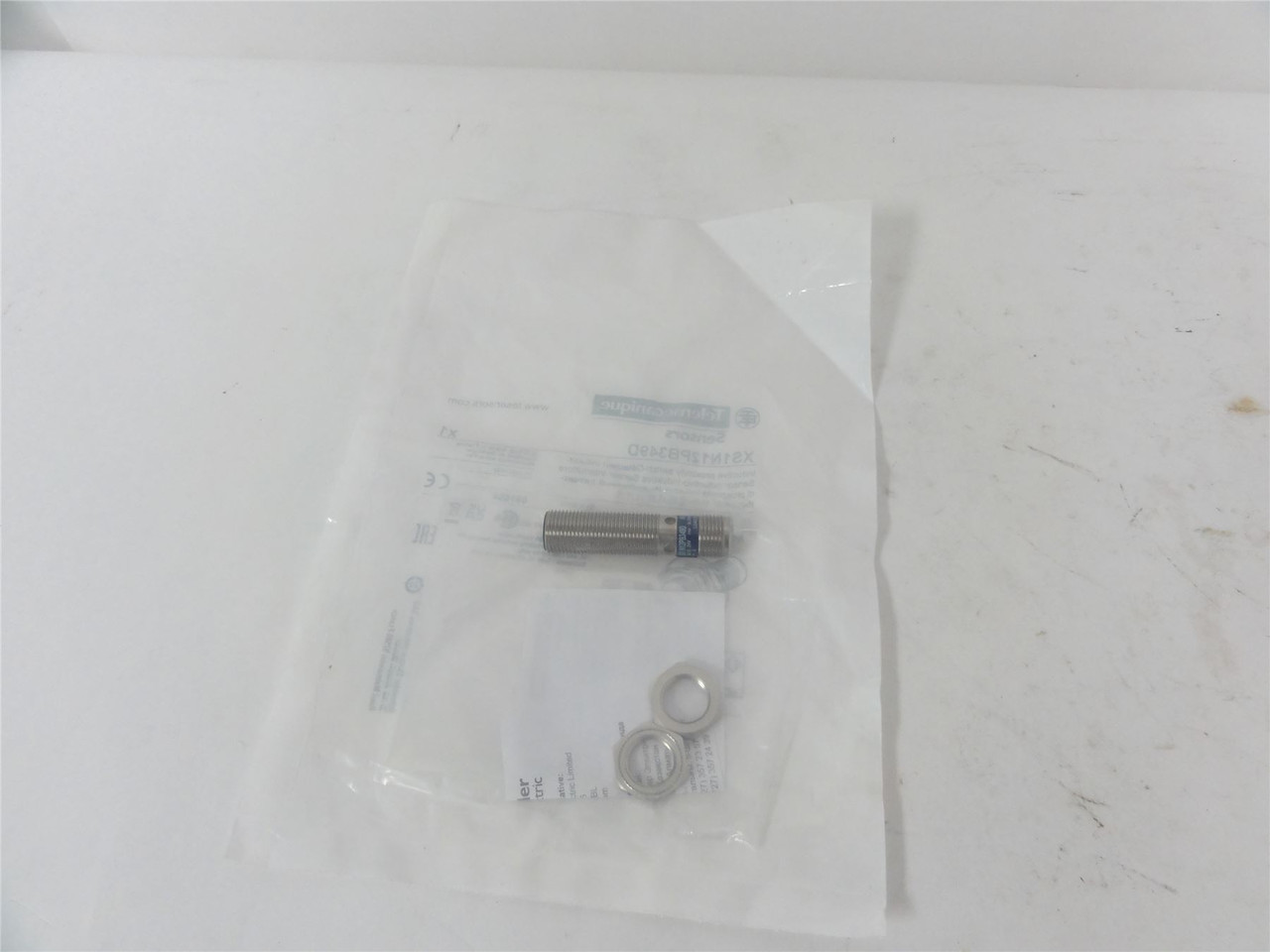 Telemecanique XS1N12PB349D; Proximity Sensor 12V-24V;4MM Size