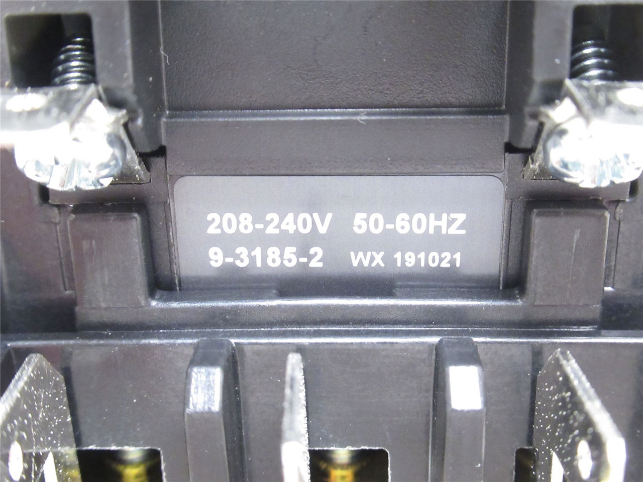 Eaton C25DNY116B; Contactor 30A; 3P; 575VAC; Coil: 208-240VAC Eaton C25DNY116B; Contactor 30A; 3P; 575VAC; Coil: 208-240VAC