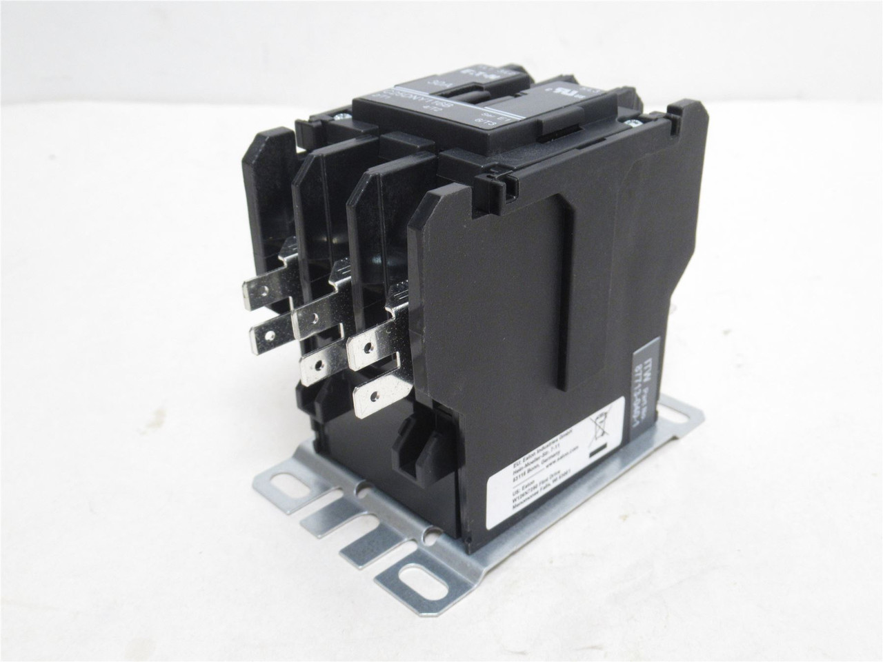 Eaton C25DNY116B; Contactor 30A; 3P; 575VAC; Coil: 208-240VAC Eaton C25DNY116B; Contactor 30A; 3P; 575VAC; Coil: 208-240VAC