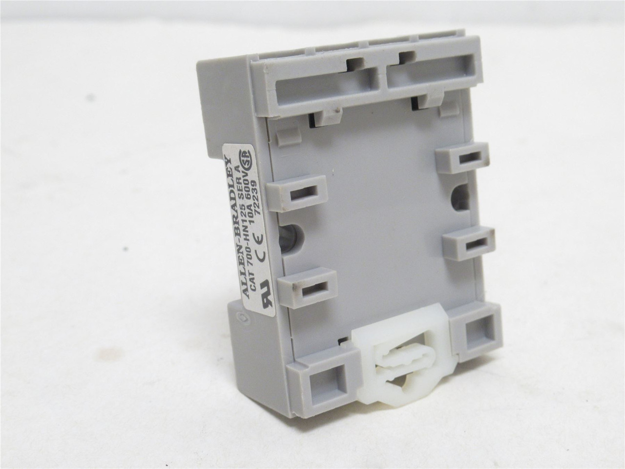 Allen-Bradley 700-HN125; Relay Socket; 10A; 300VAC; 8-Pin