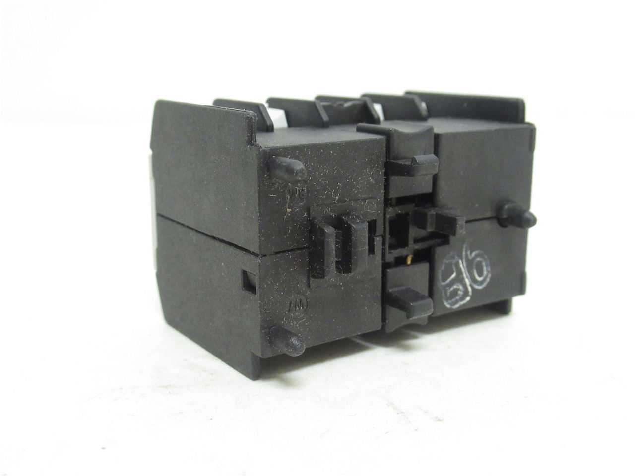Eaton XTMCX-FA20; Front Mount Aux Contactor 10A; 600VAC; 2-NO Eaton XTMCX-FA20; Front Mount Aux Contactor 10A; 600VAC; 2-NO
