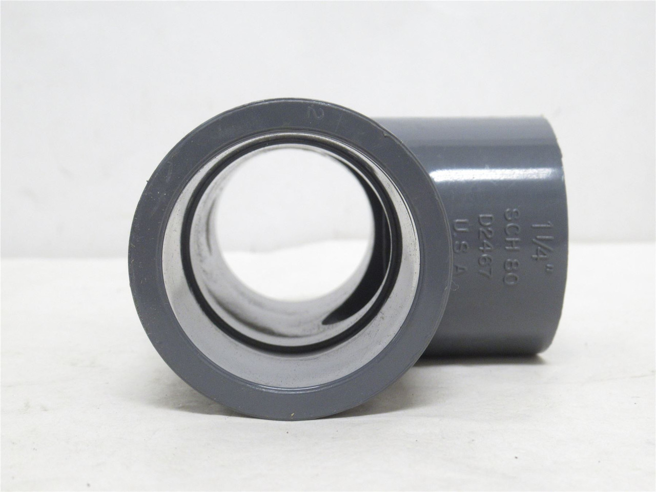 Lasko 801-012; Lot-3 Socket Tee Fitting SCH80 PVC; 1-1/4" FNPS