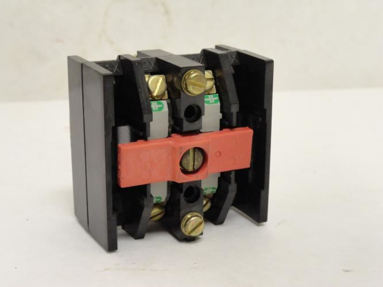 Allen-Bradley 700-PB40; Second Deck Auxiliary Contact 10A; 4-NO Allen-Bradley 700-PB40; Second Deck Auxiliary Contact 10A; 4-NO