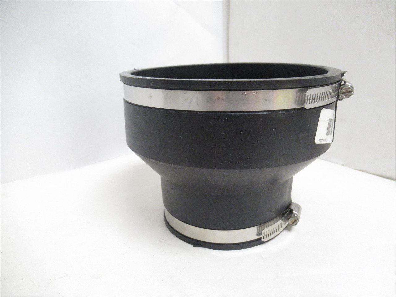 Fernco 1056-64; Elastomeric Flexible Pipe Coupling; 6" x 4"